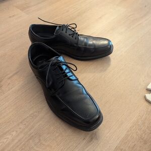 Van Heusen Director 13W